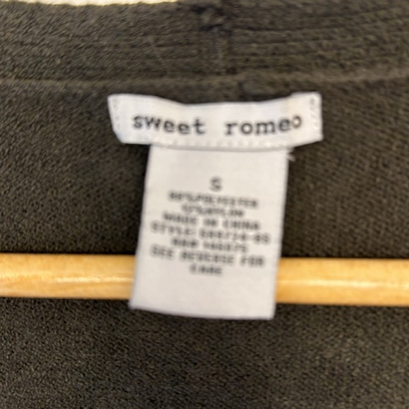 Sweet Romeo Skull back cardigan size small - Picture 4 of 7